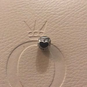 LIMITED EDITION Pandora 2011 Holiday Charm